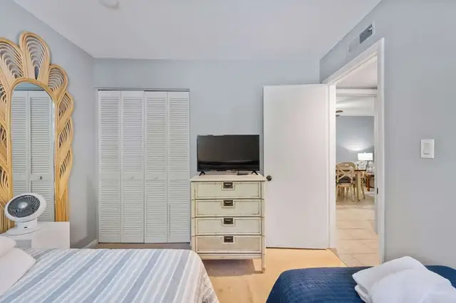 Bedroom at Fiddler’s Cove 17K